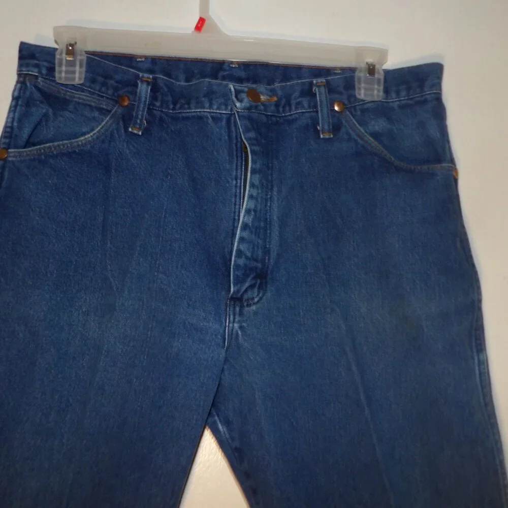 Wrangler Premium Straight Leg Jeans Sz 38 X 31 - Picture 2 of 6